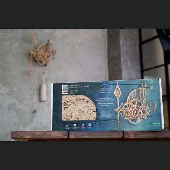 Aero Clock. Zegar ścienny z wahadłem - UGEARS